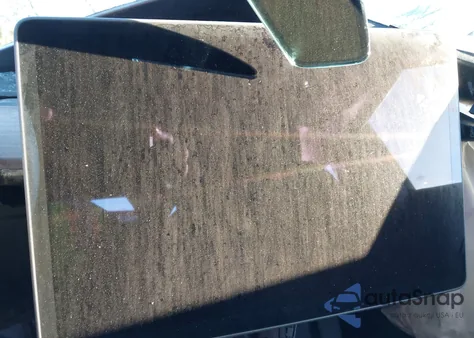 2025 Tesla Model Y Long Range Dual Motor All-Wheel Drive z USA, uszkodzony, nr VIN 7SAYGDED0SF222885